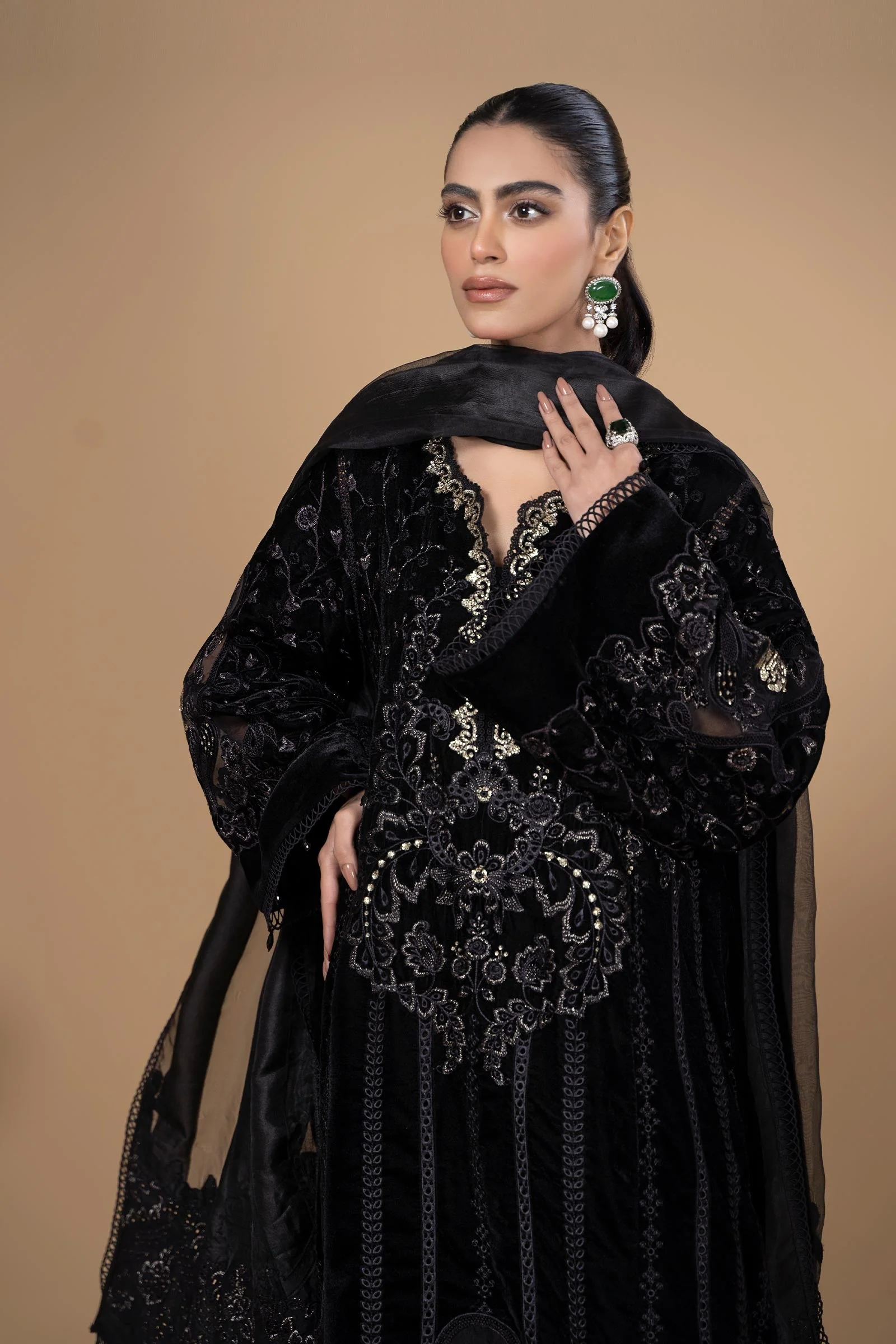 Suit Black & Gold DLS-1111 - Image 2