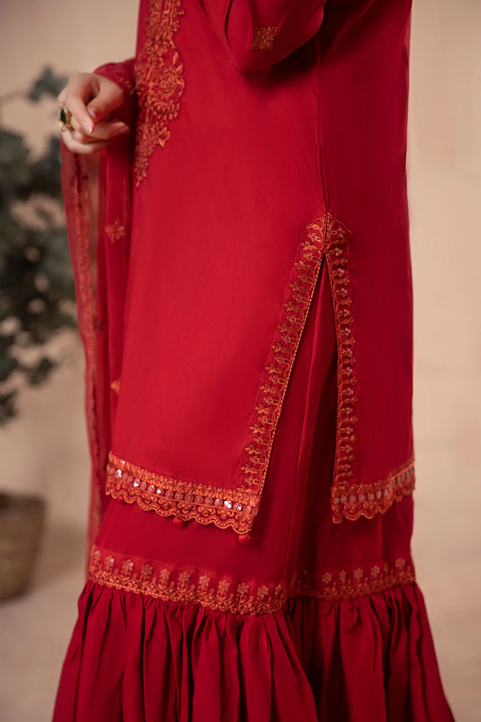 3 Piece Embroidered Lawn Suit - Image 5