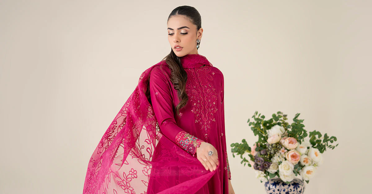 3 Piece Embroidered Lawn Suit - Image 7