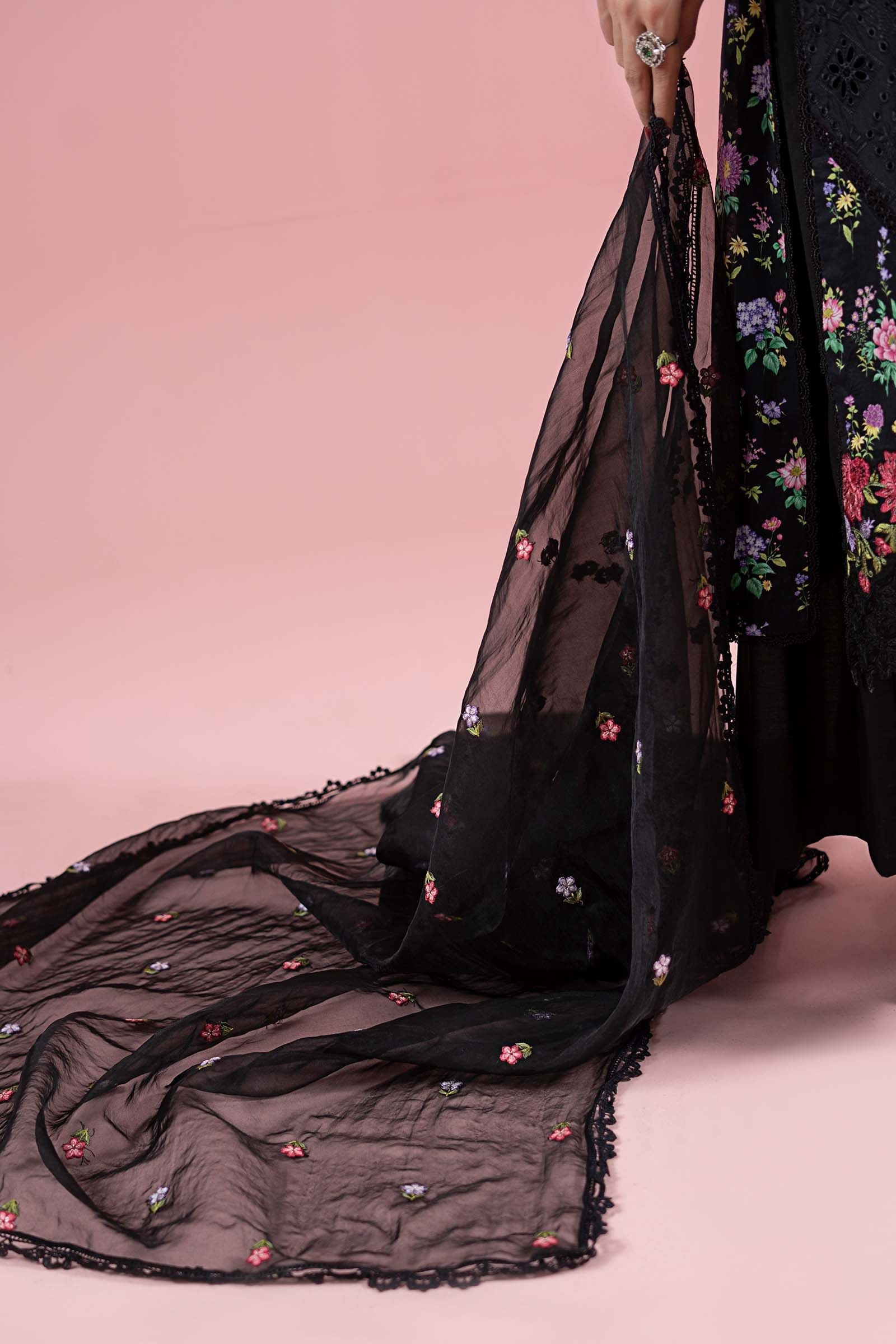 3 Piece Embroidered Lawn Suit - Image 7