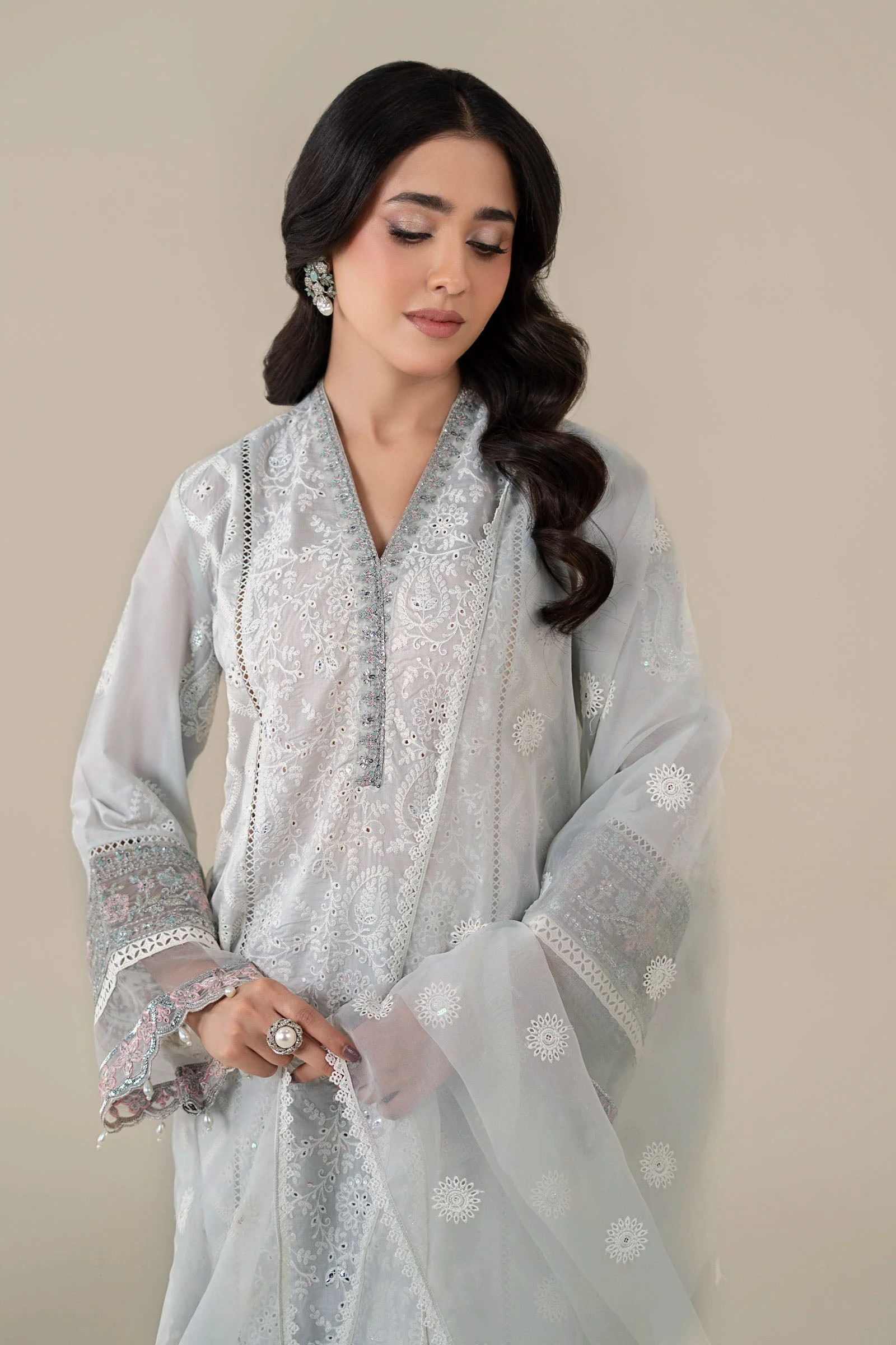 3 Piece Embroidered Lawn Suit - Image 3