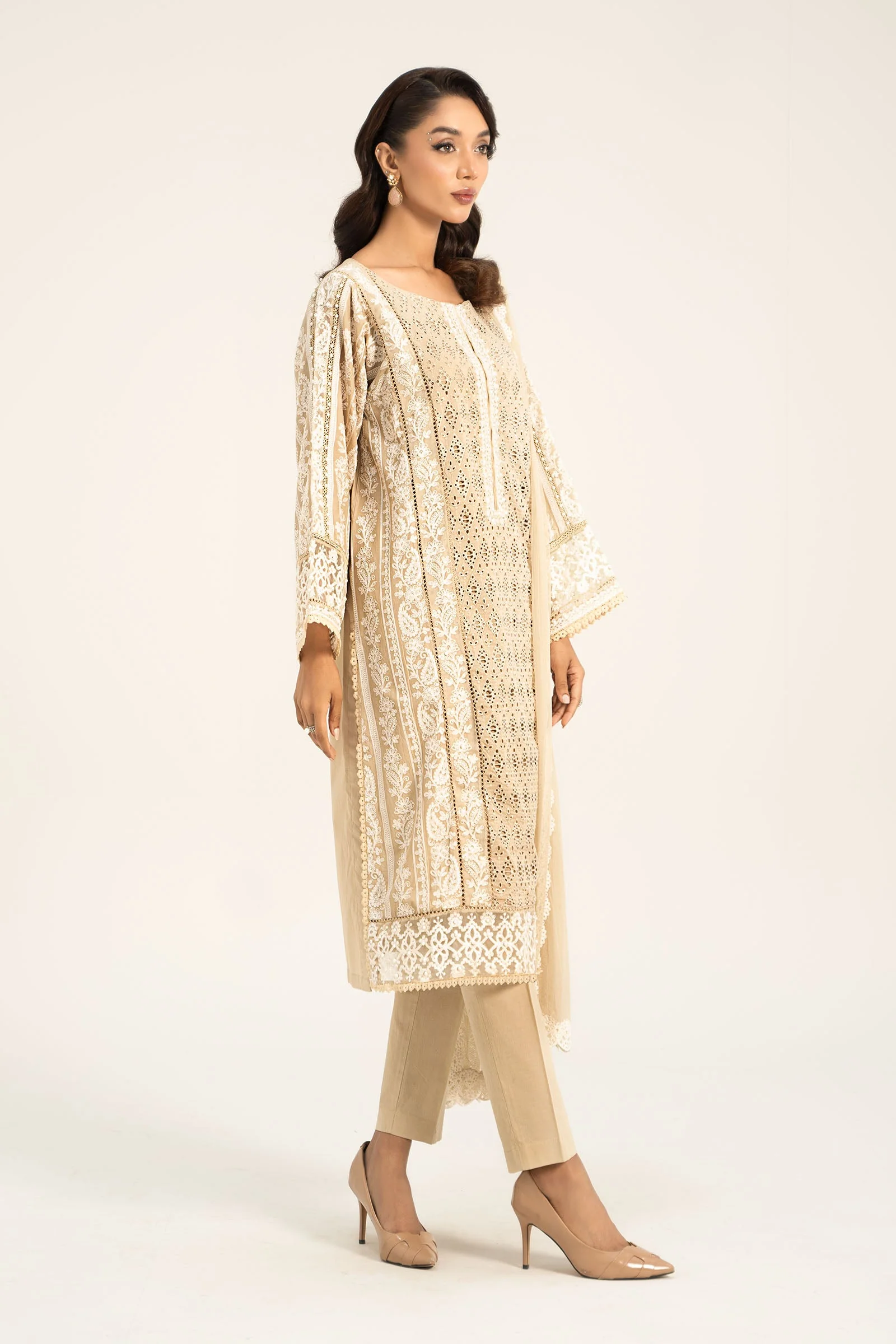 3 Piece Embroidered Lawn Suit - Image 5