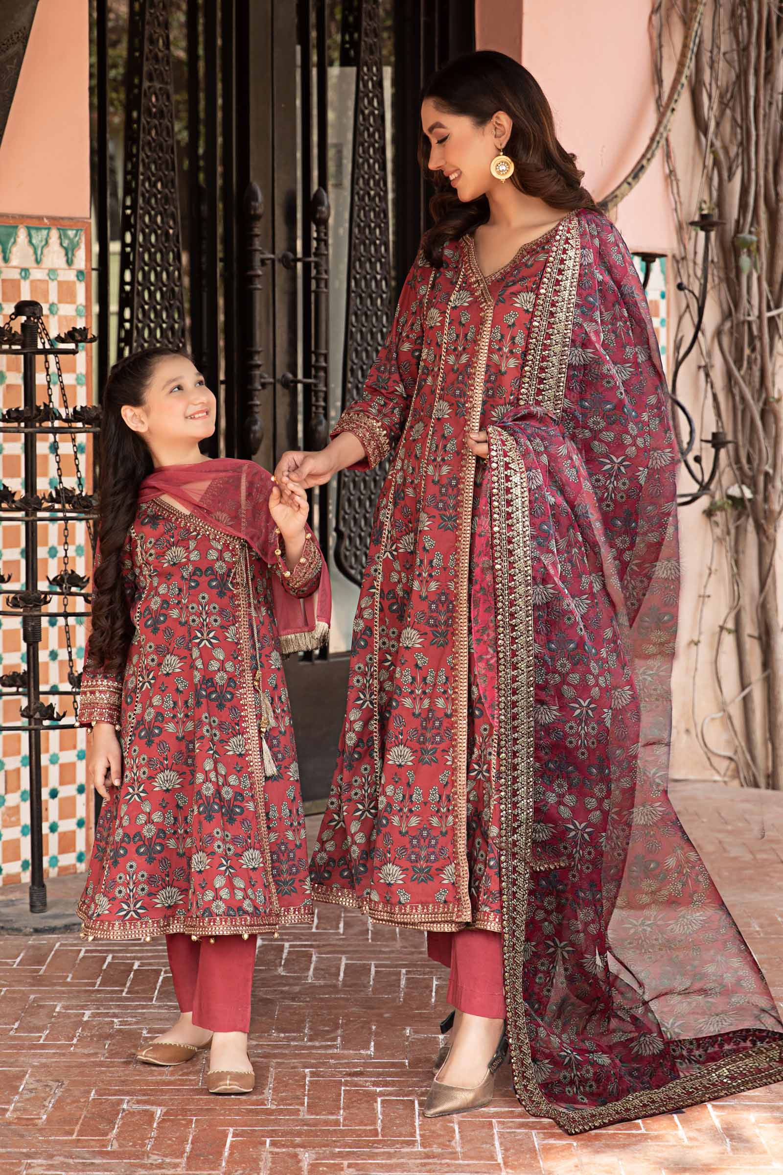 3 Piece Printed Lawn Suit - Image 2