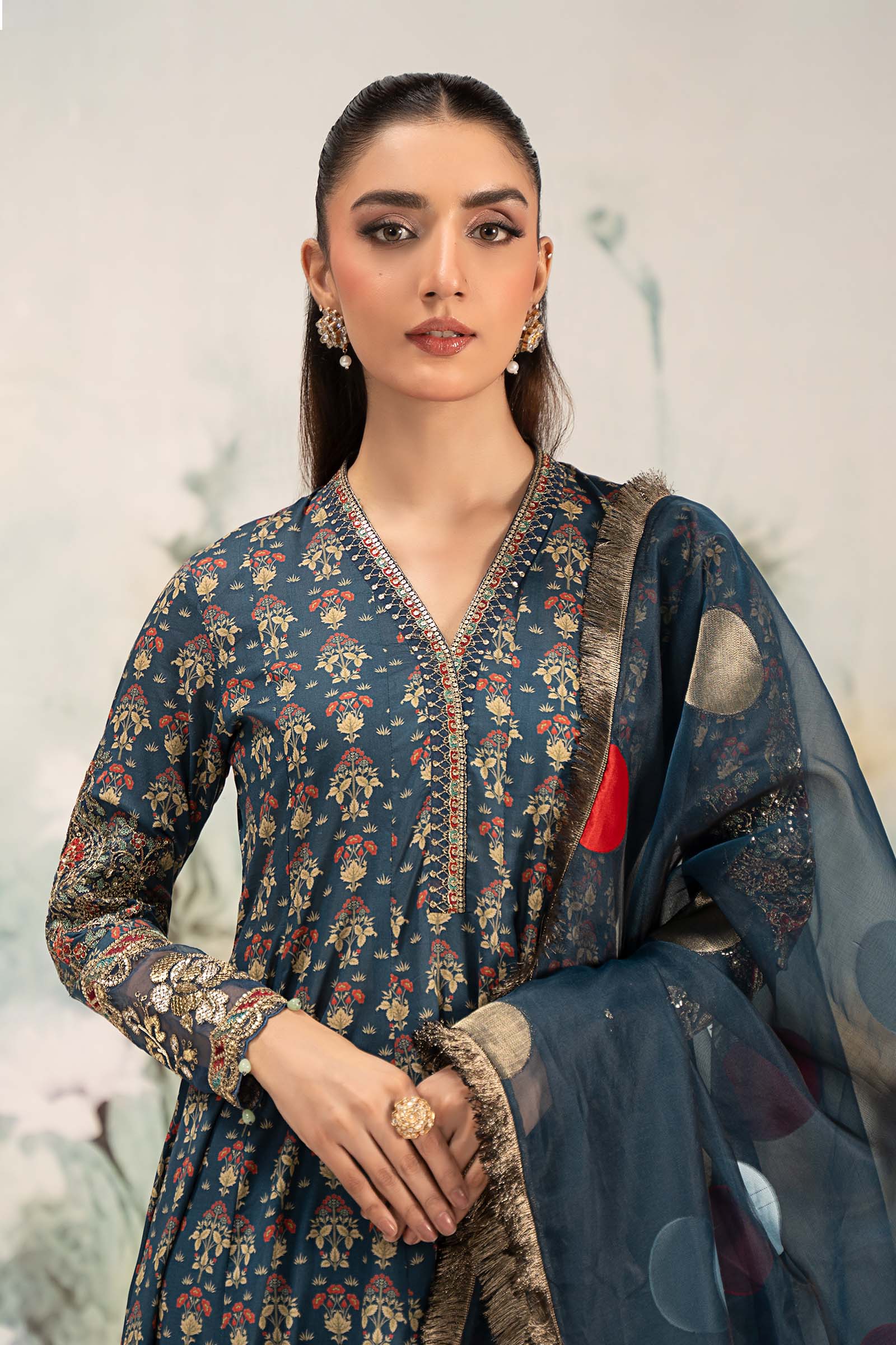 3 Piece Embroidered Lawn Suit - Image 2