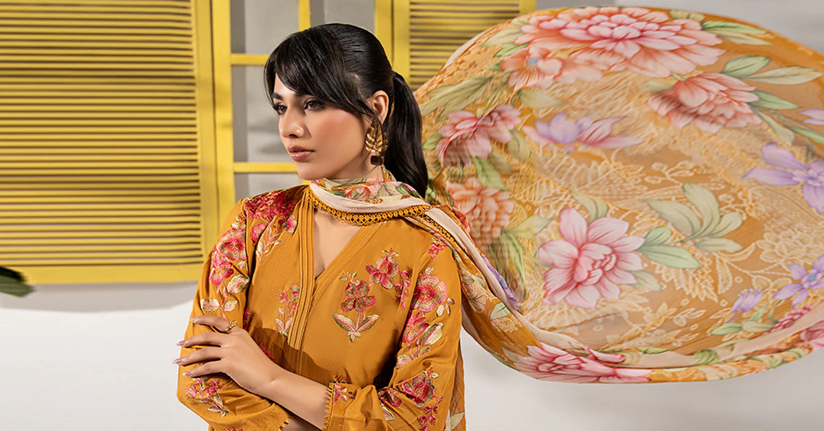 3 Piece Embroidered Lawn Suit - Image 7