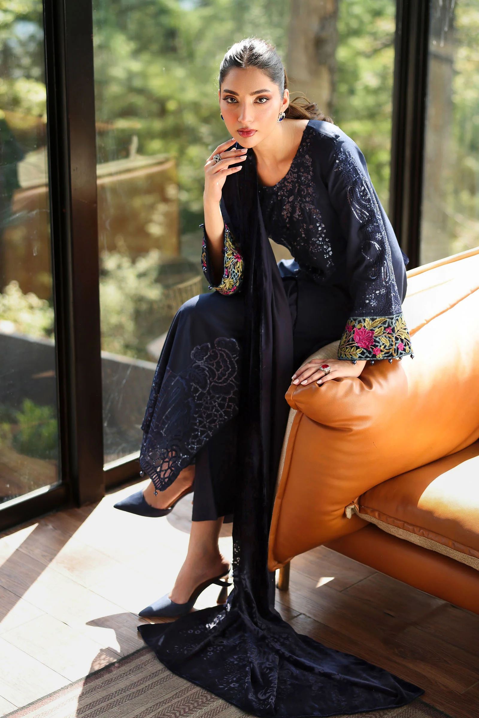 3 Piece Embroidered Linen Suit - Image 2