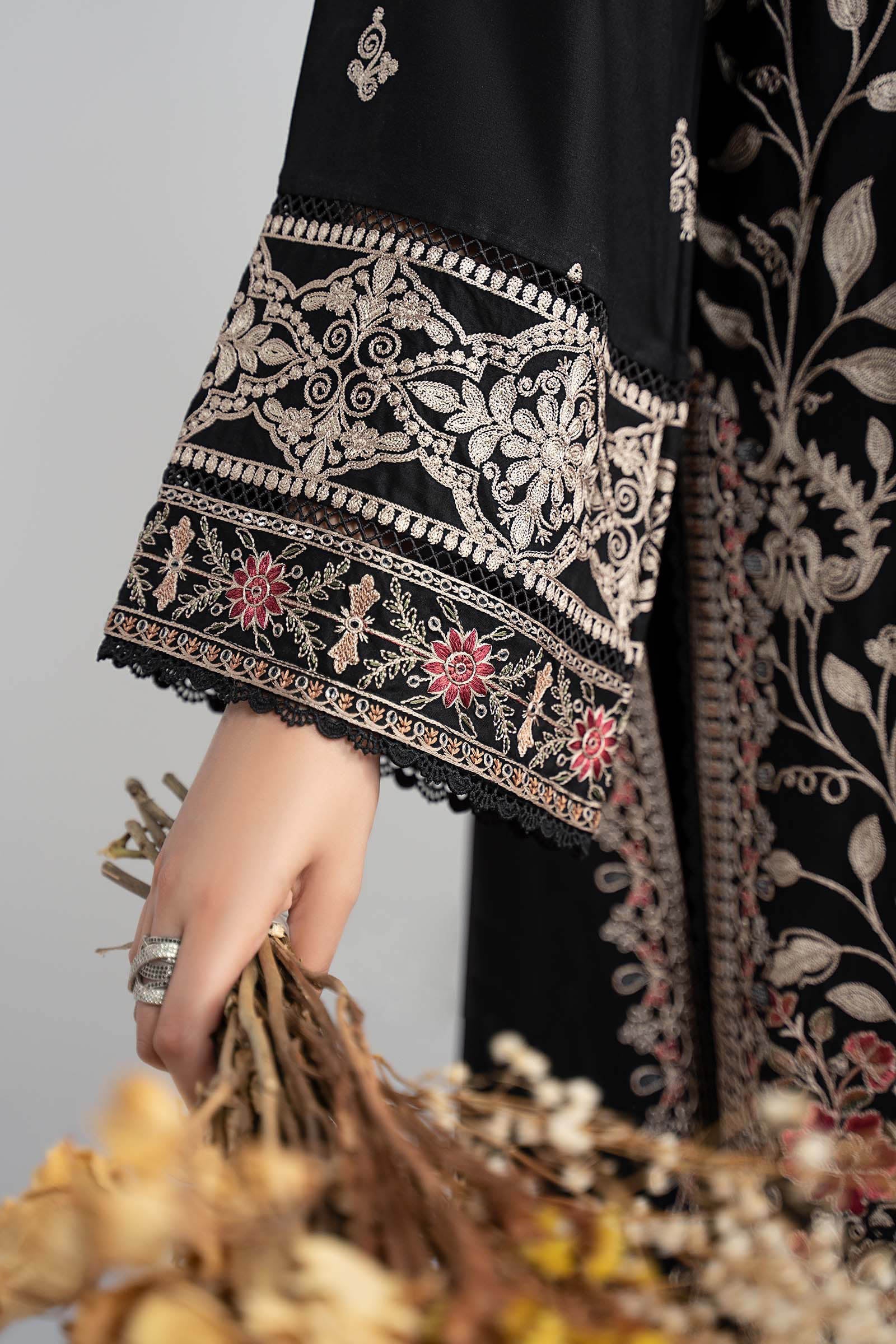 3 Piece Embroidered Linen Suit - Image 4