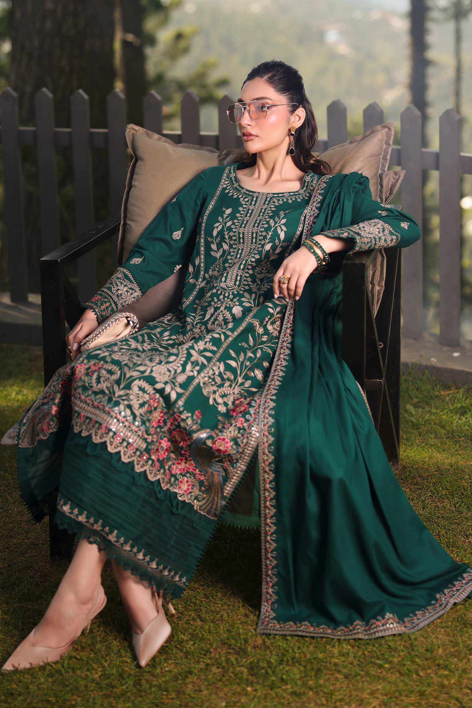 3 Piece Embroidered Linen Suit - Image 4
