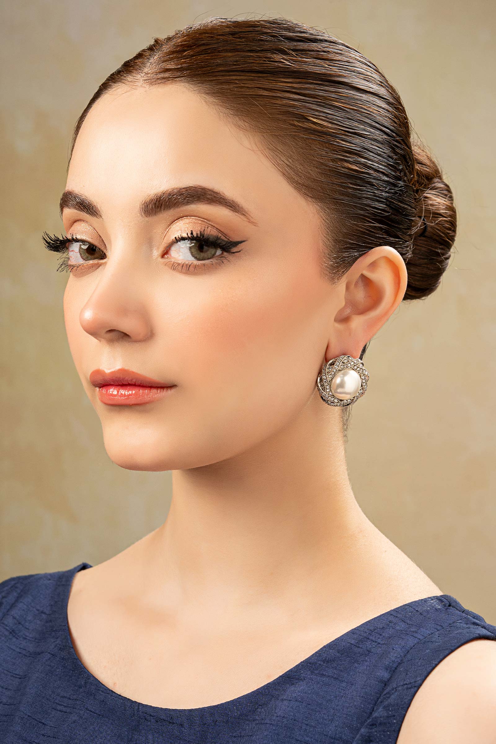 Twisted Studs - Image 2