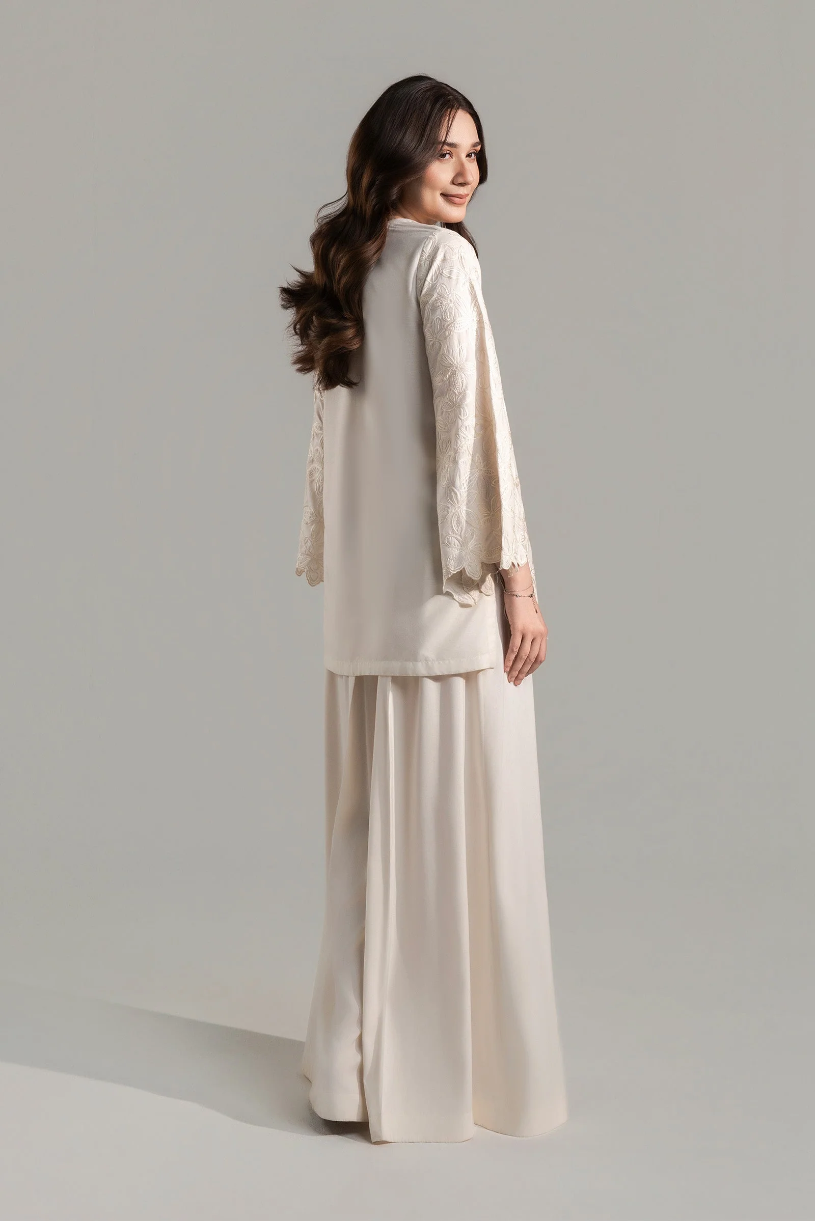 2 Pc Embroidered Arabic Lawn Suit - Image 6