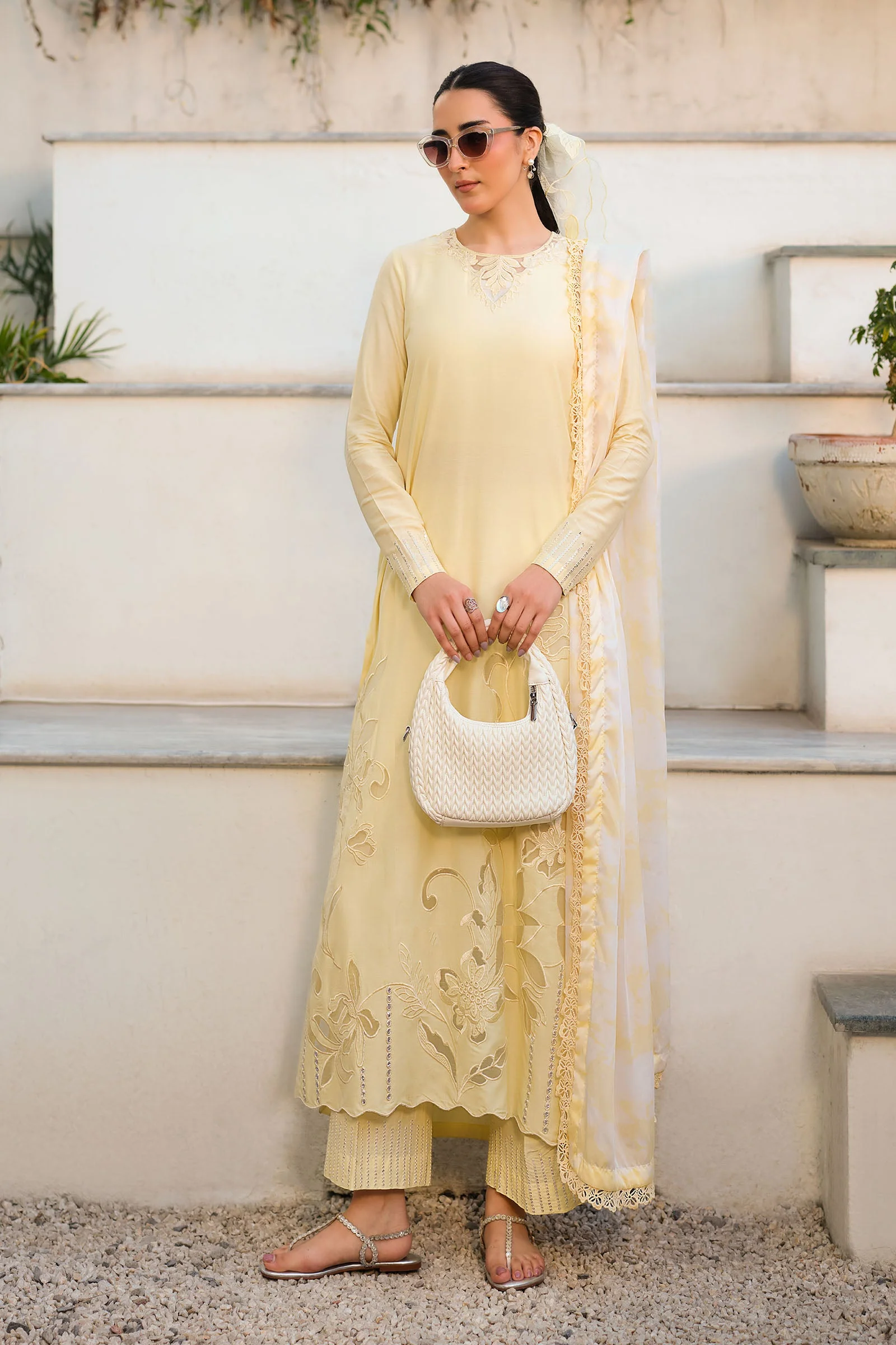 3 Pc Embroidered Arabic Lawn Suit - Image 3