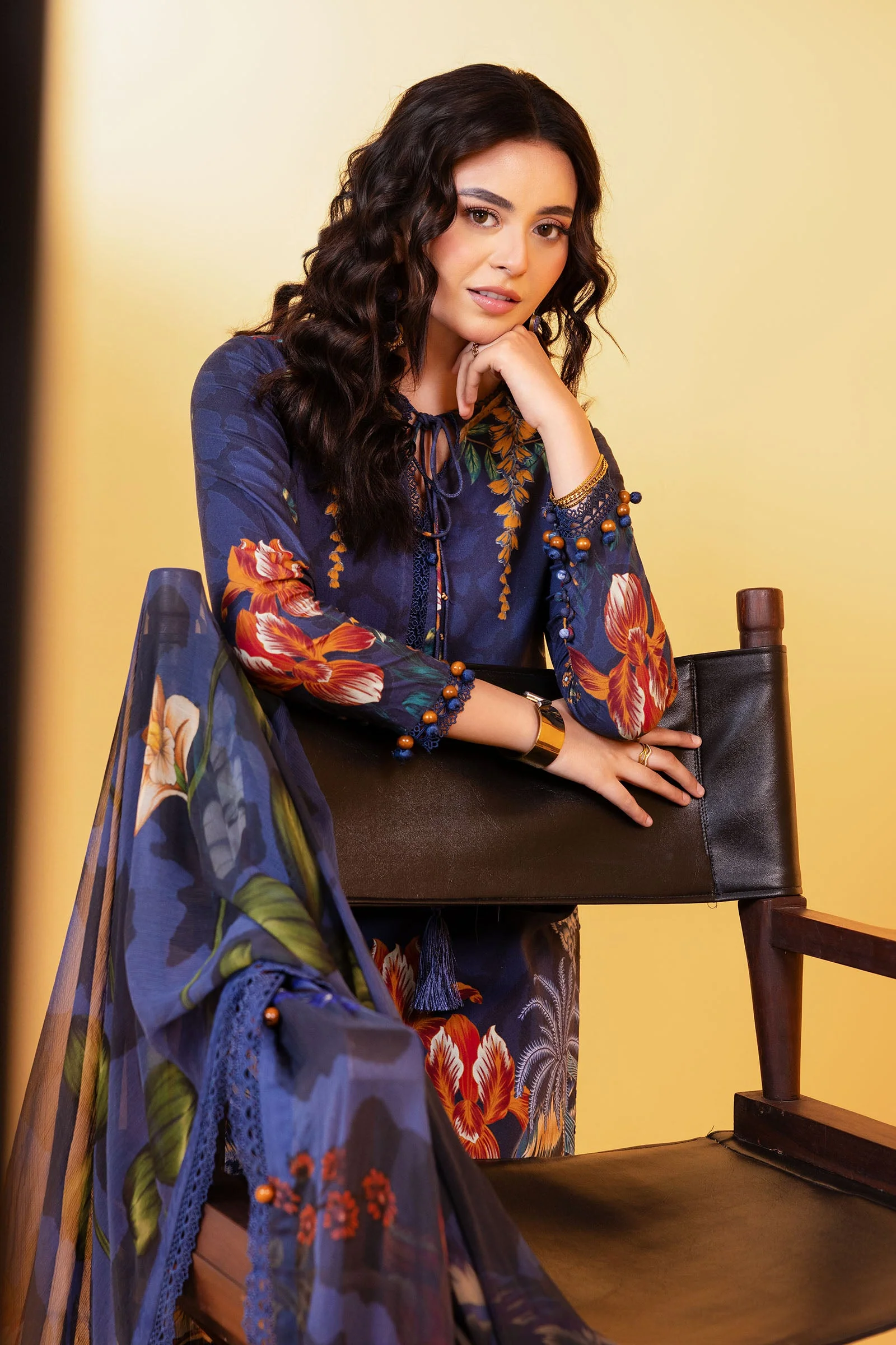 3 Pc Unstitched Printed Linen Suit - Image 5