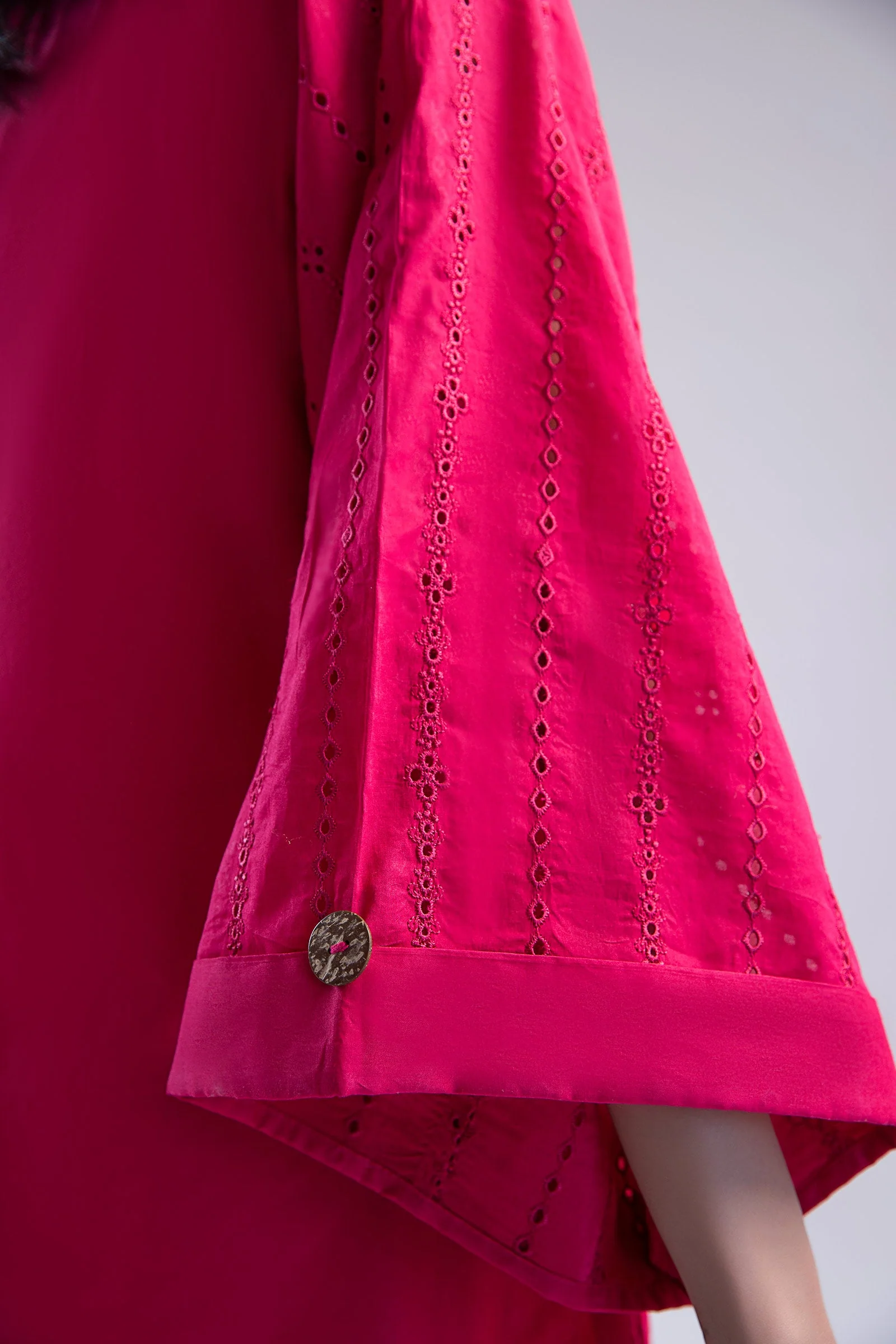 2 Piece Embroidered Lawn Suit - Image 4