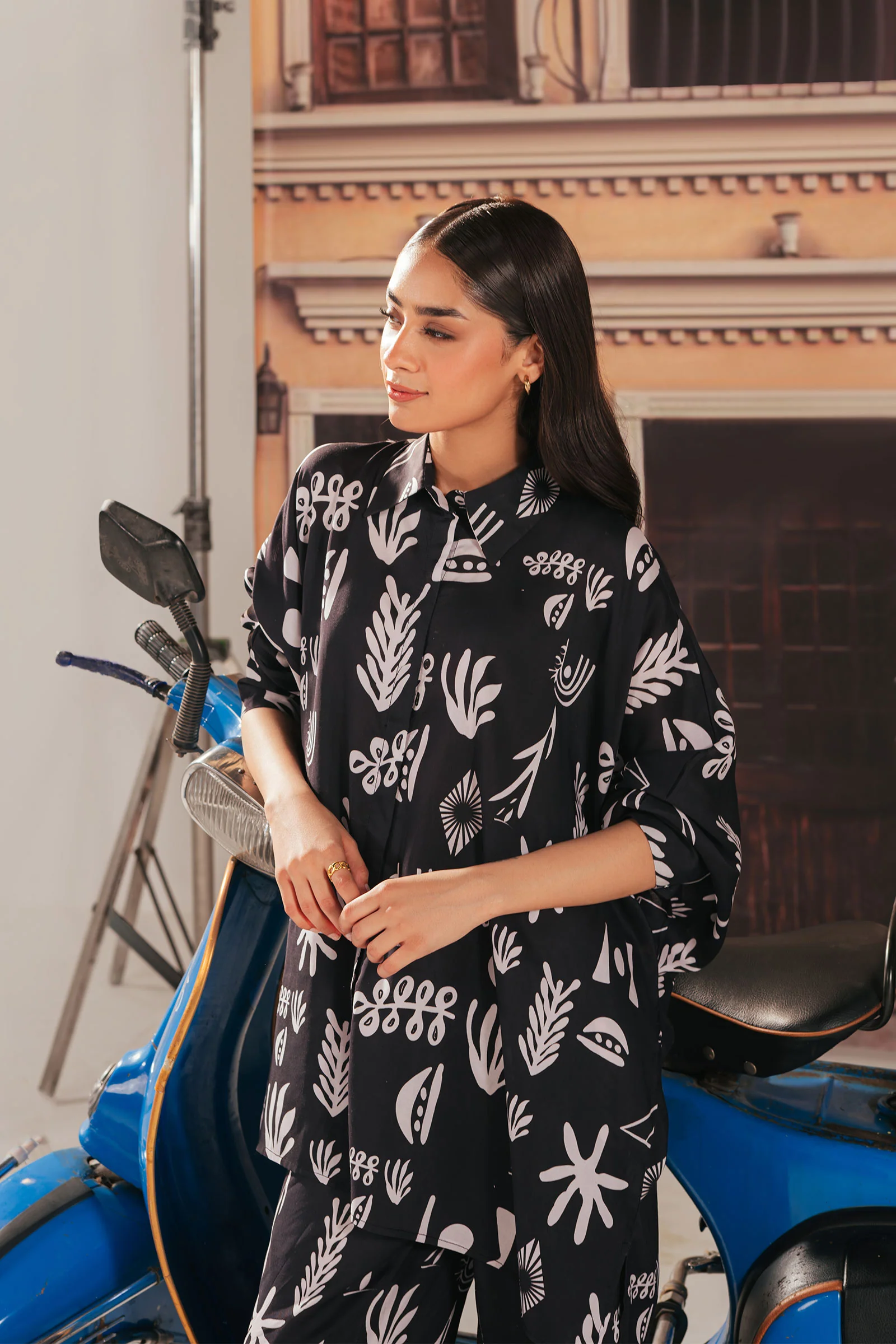 Printed Arabic Lawn Co-Ord Set - Image 3