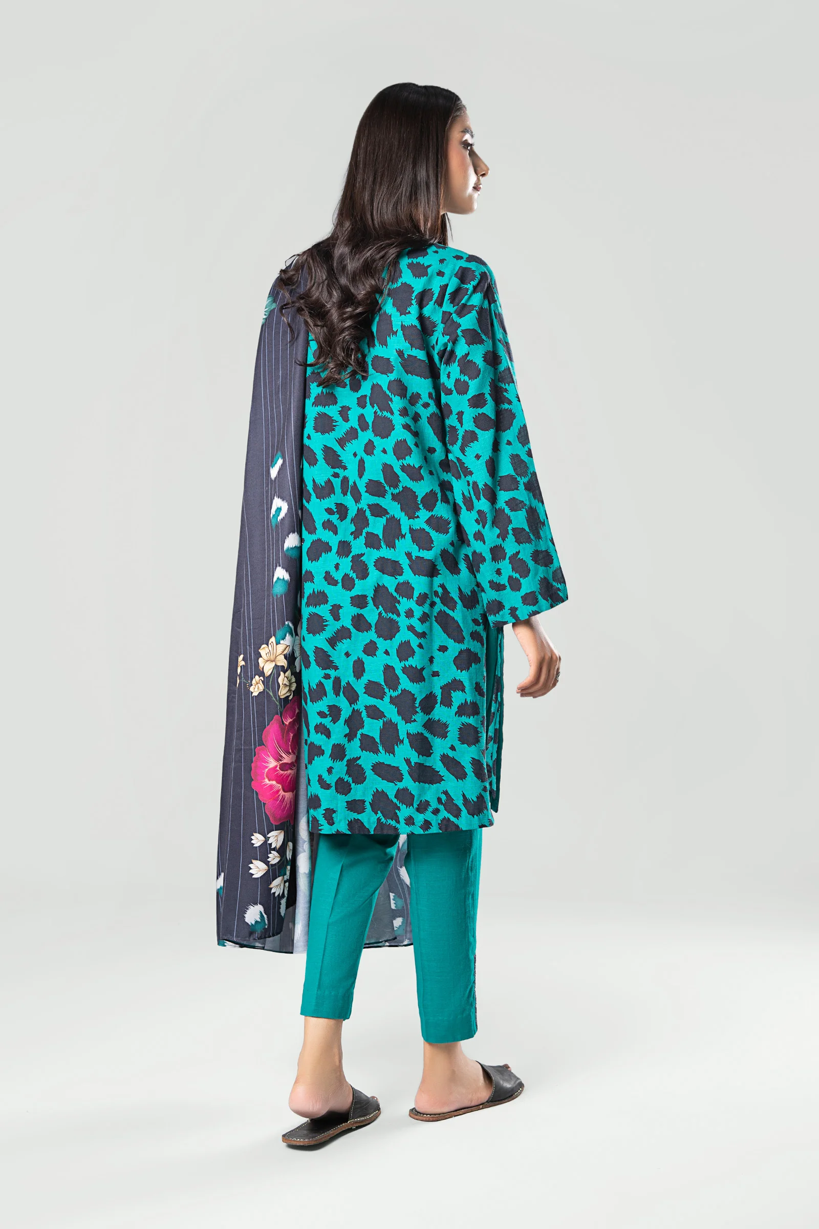 3 Piece - Khaddar Suit | MB-US23-210-B - Image 10