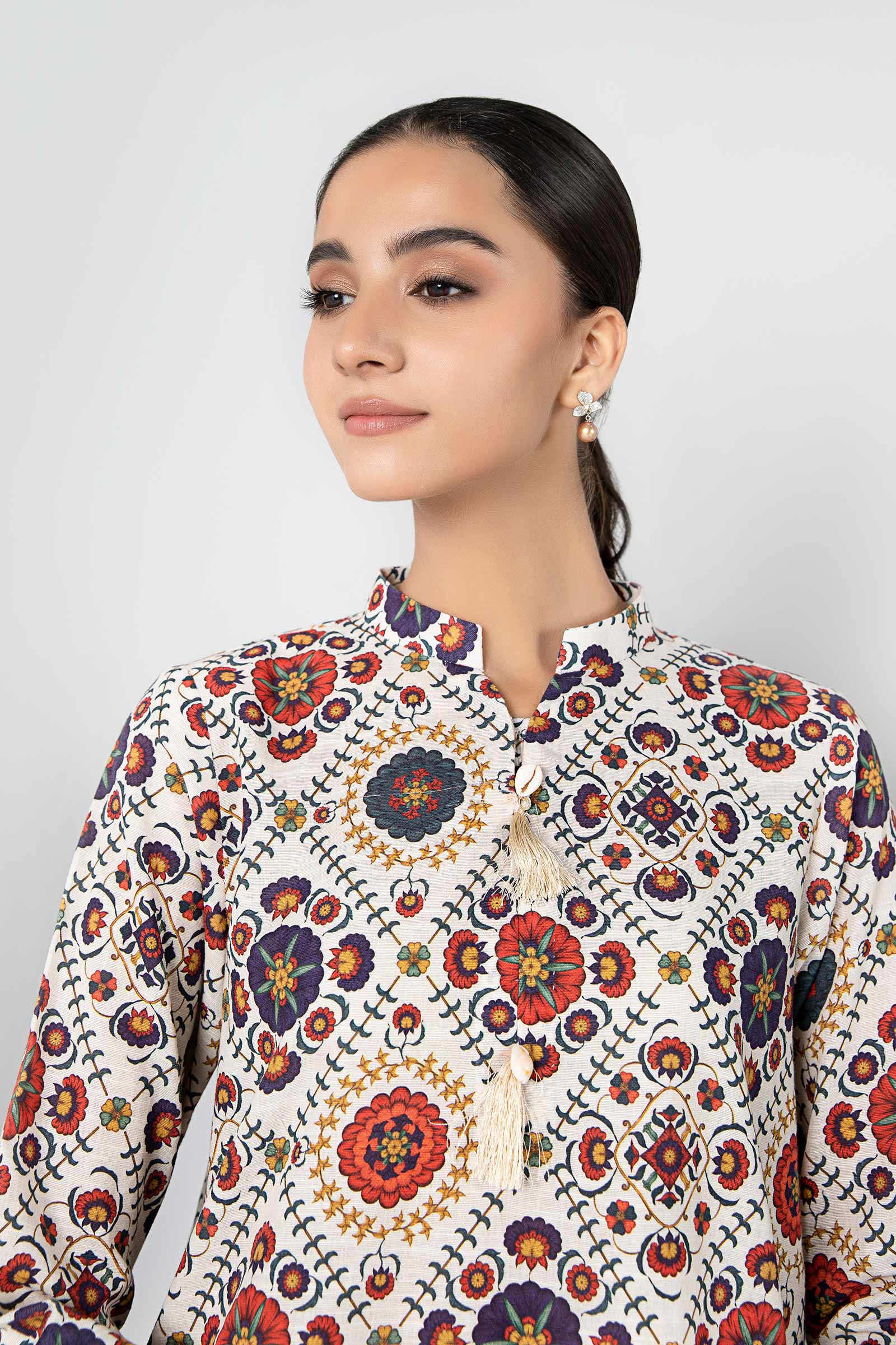 2 Pc Printed Khaddar Suit - Image 2