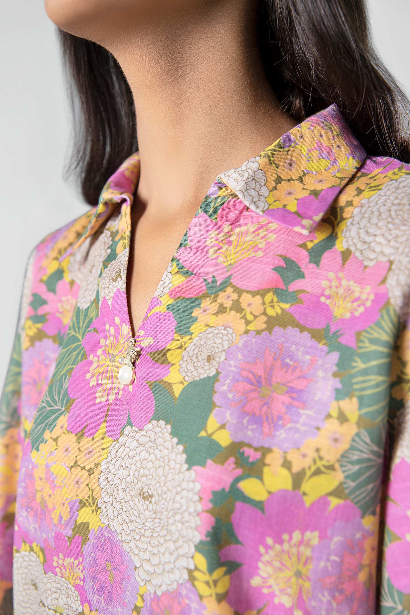 2 Pc Printed Khaddar Suit - Image 4