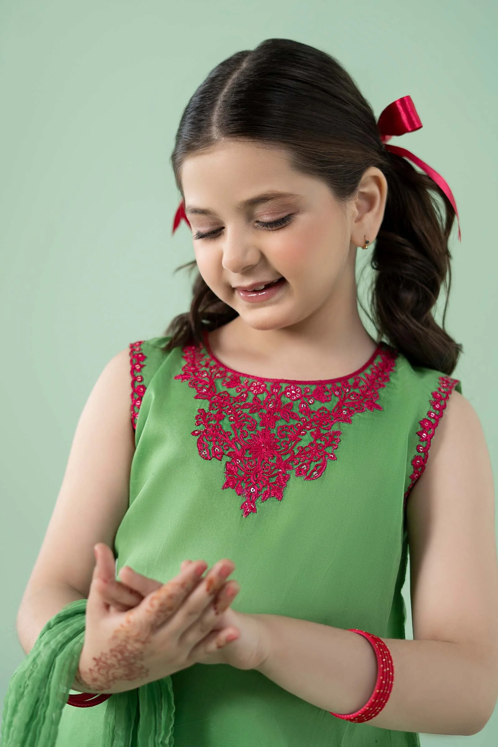 3 Piece Embroidered Lawn Suit - Image 3
