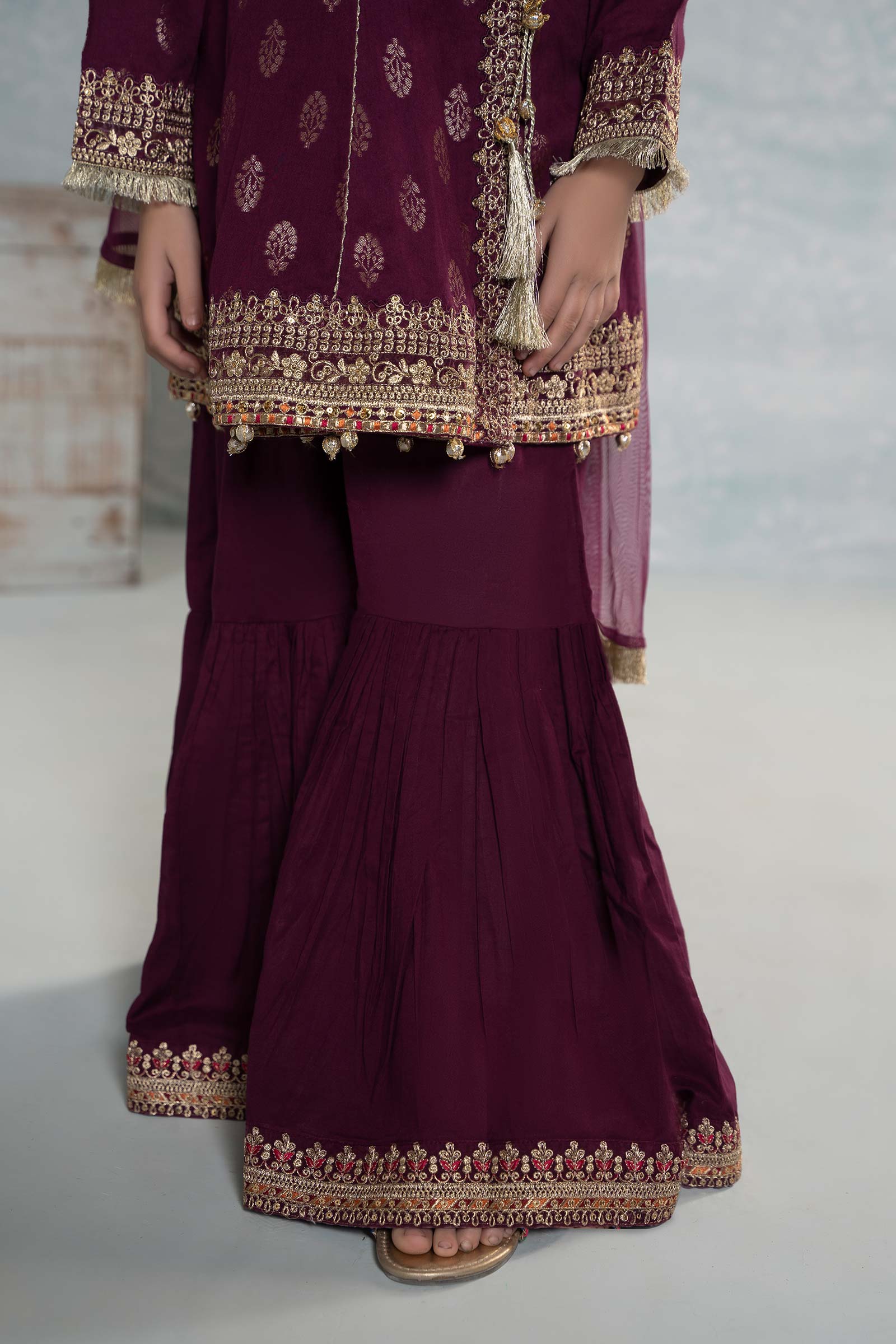 3 Piece Embroidered Jacquard Suit - Image 4