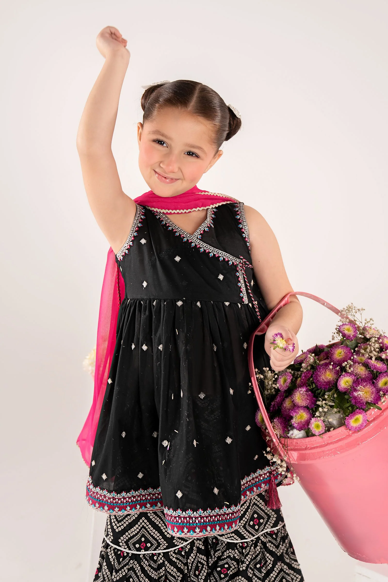 3 Piece Embroidered Lawn Suit - Image 5