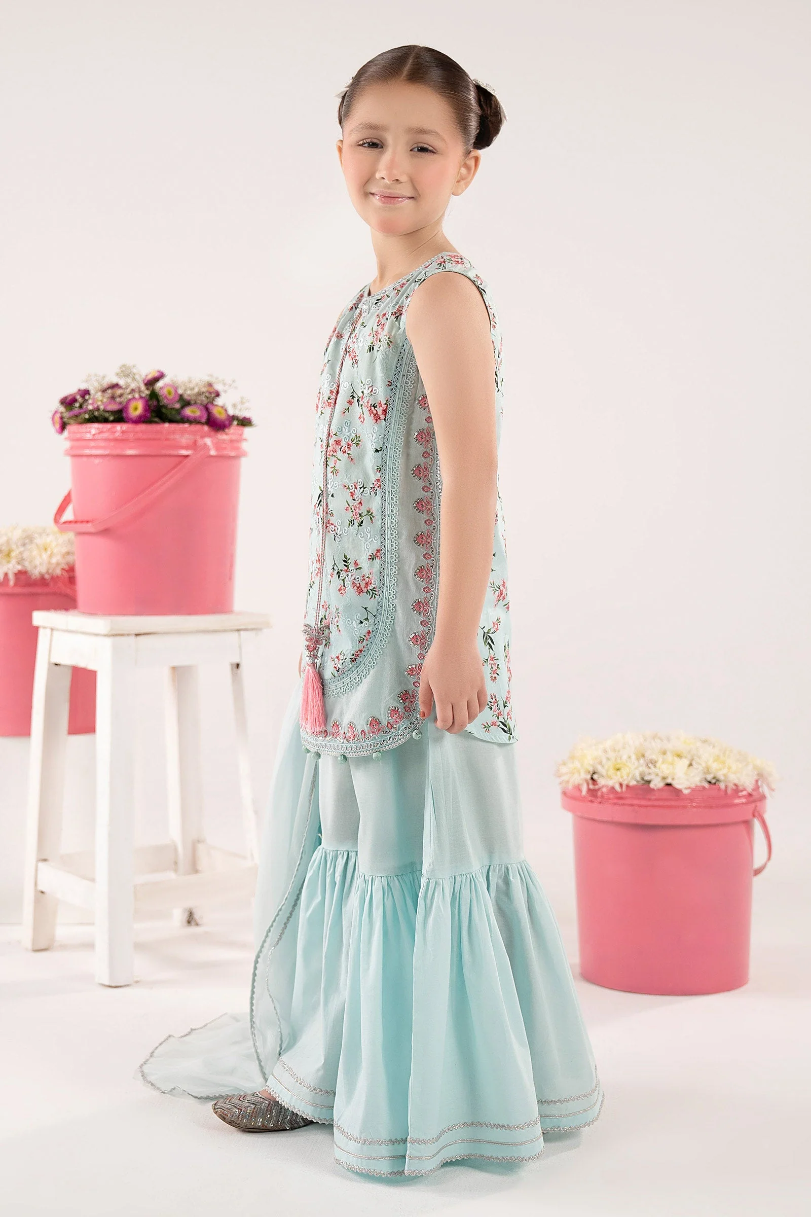 3 Piece Embroidered Lawn Suit - Image 6