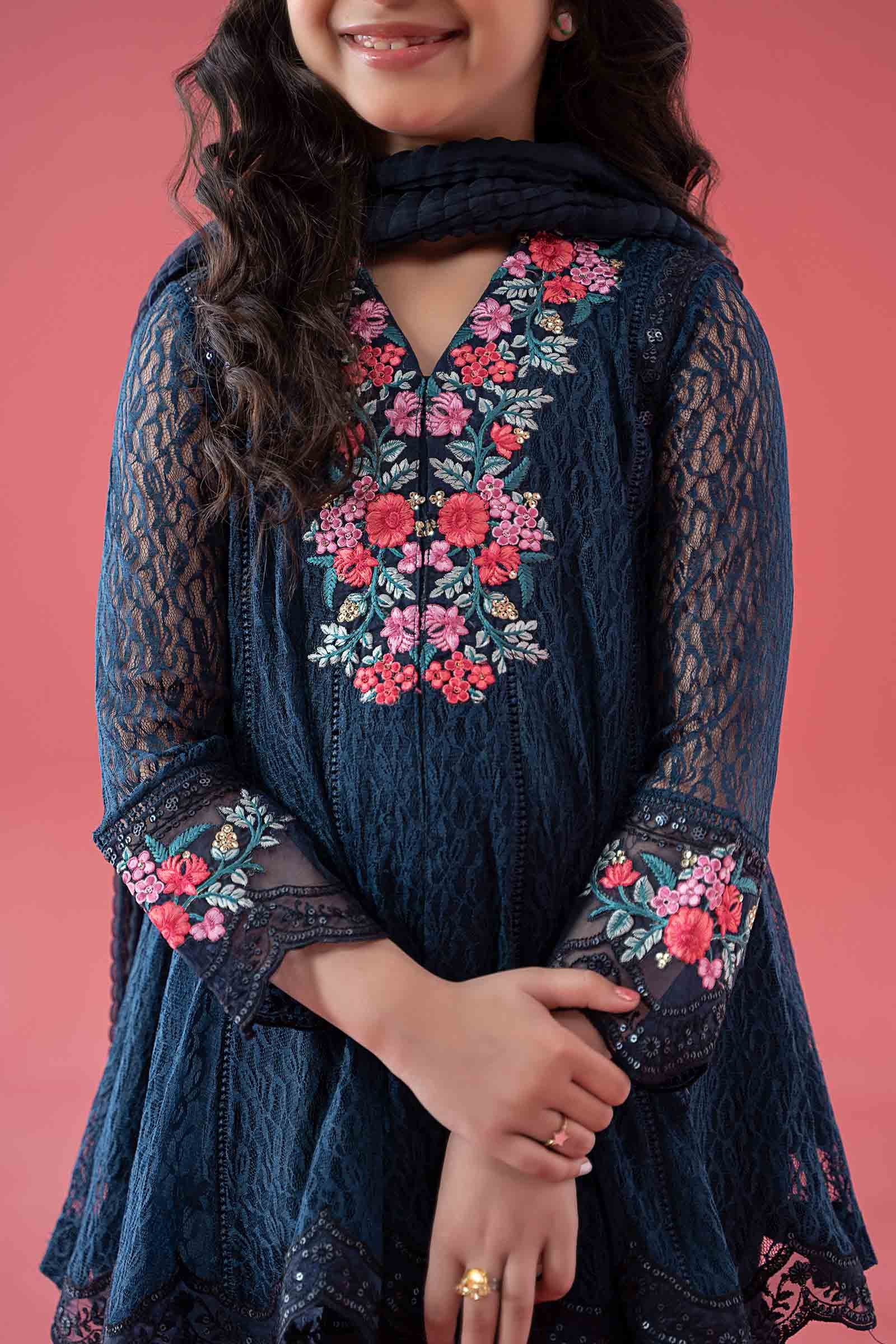 3 Piece Embroidered Chantelle Suit - Image 4