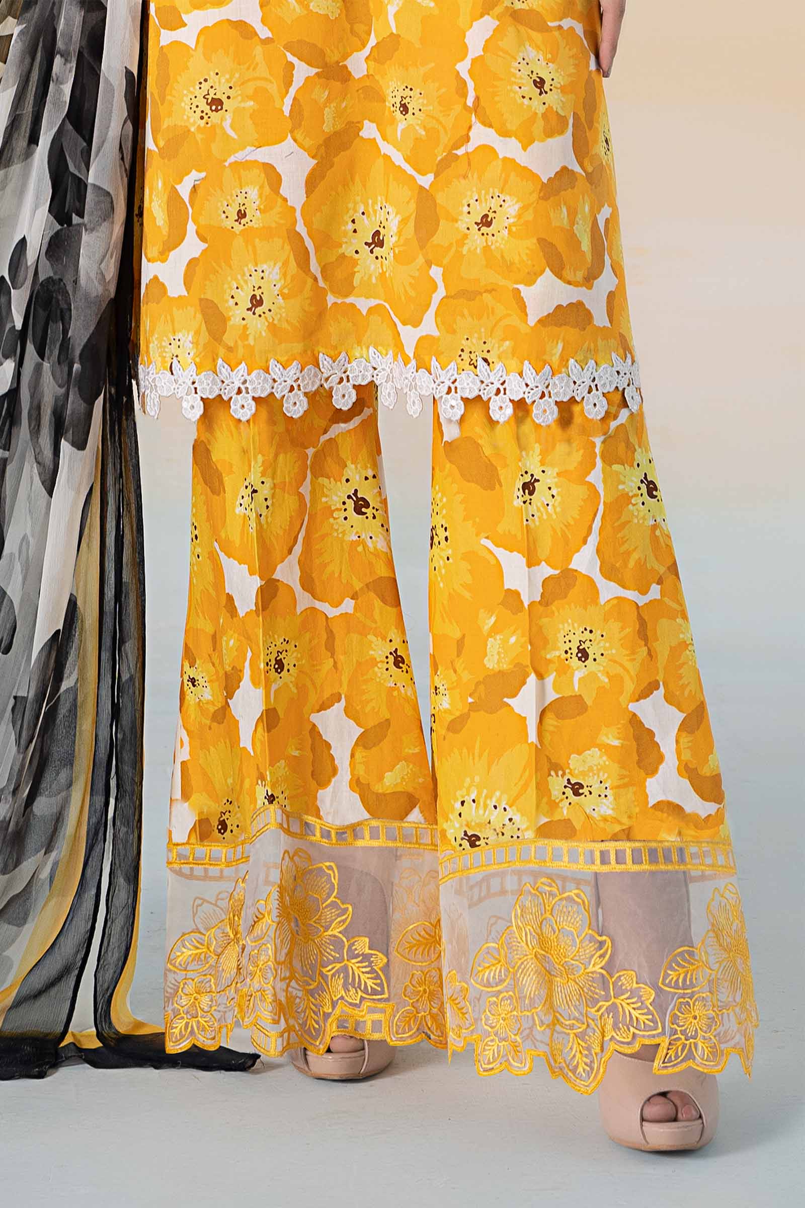 3 PIECE PRINTED LAWN SUIT - Image 4