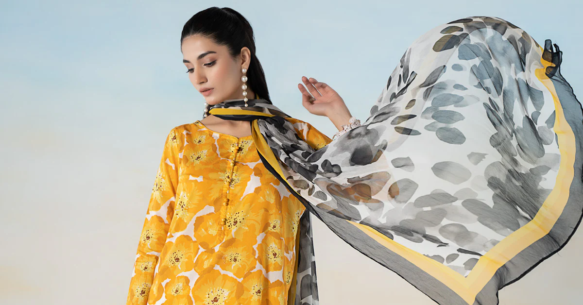 3 PIECE PRINTED LAWN SUIT - Image 7