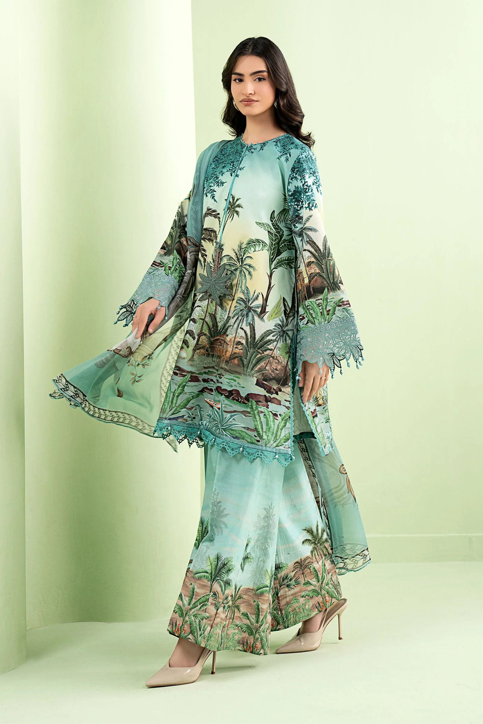 3 Piece Embroidered Lawn Suit - Image 8