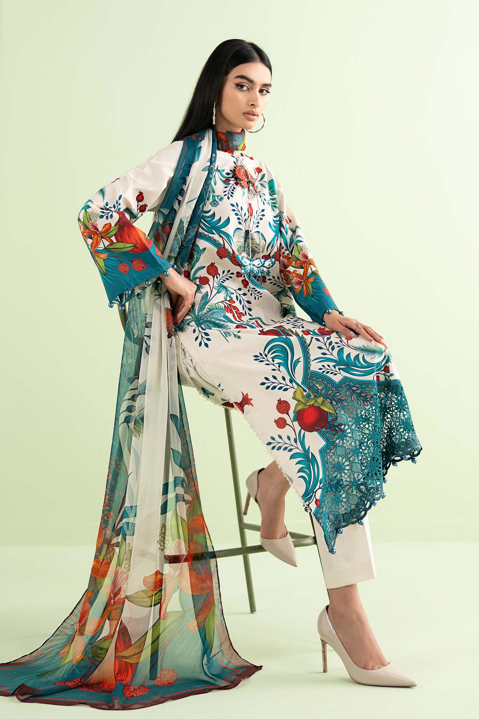 3 Piece Embroidered Lawn Suit - Image 6