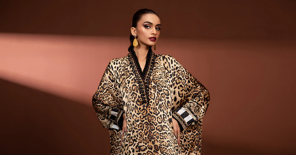 2 Piece Printed Pure Charmeuse Silk Suit - Image 7