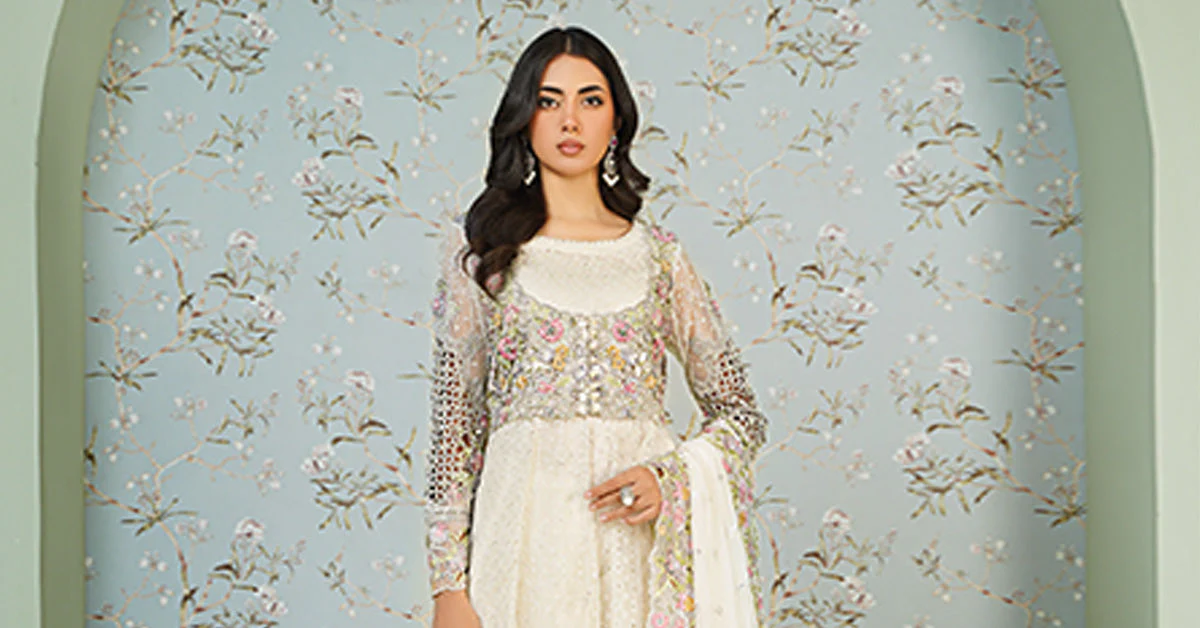 3 Piece Embroidered Organza Suit - Image 8