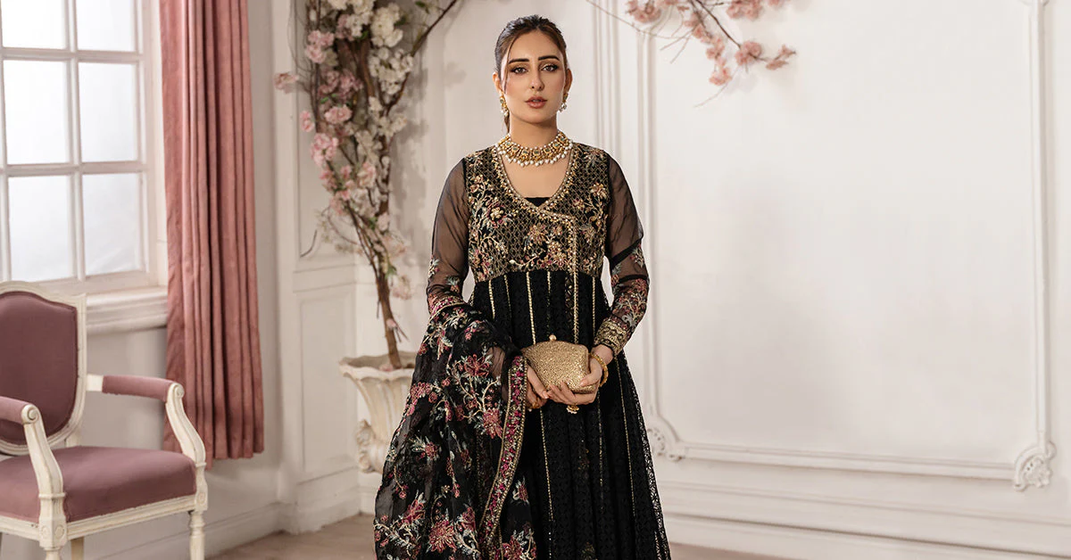 3 Piece Embroidered Organza Suit - Image 8