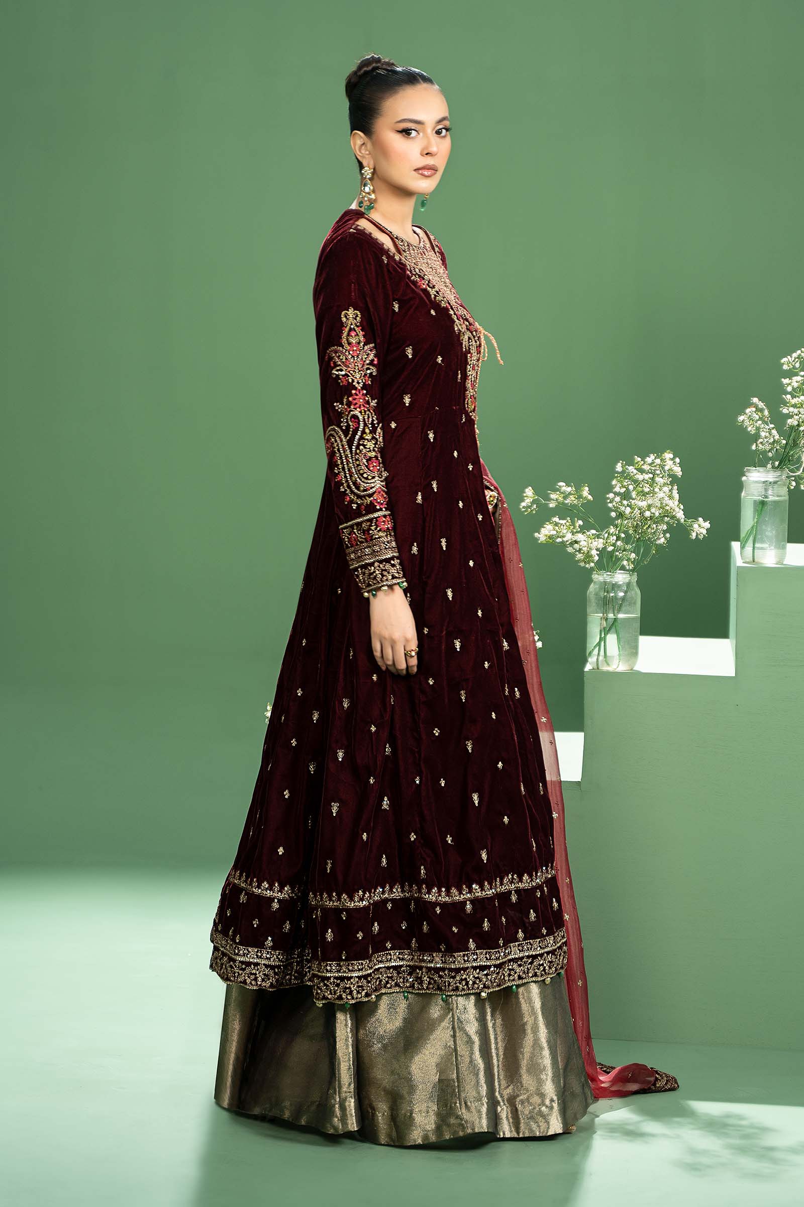 3 Piece Embroidered Velvet Suit - Image 9