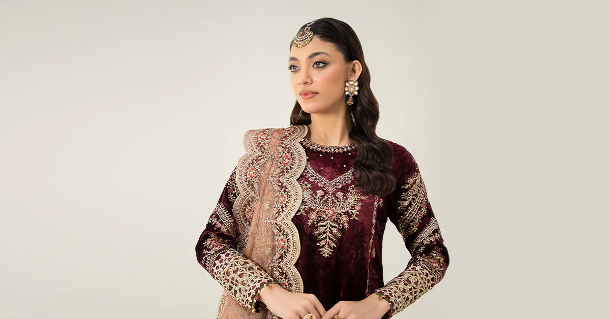 3 Piece Embroidered Velvet Suit - Image 6
