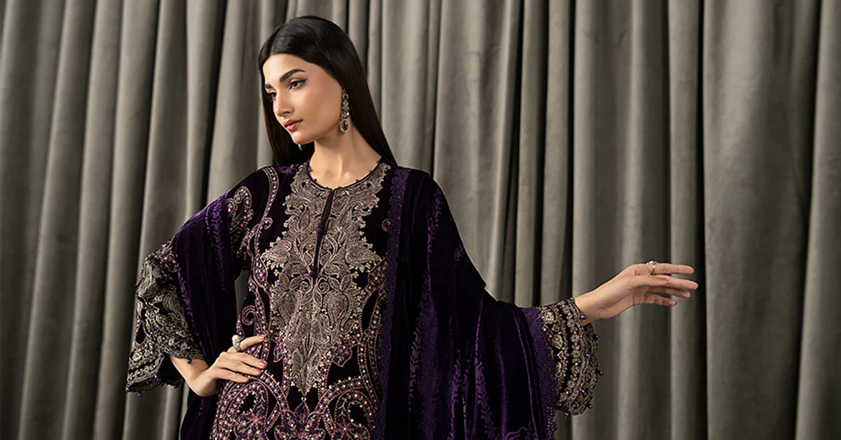3 Piece Embroidered Velvet Suit - Image 8